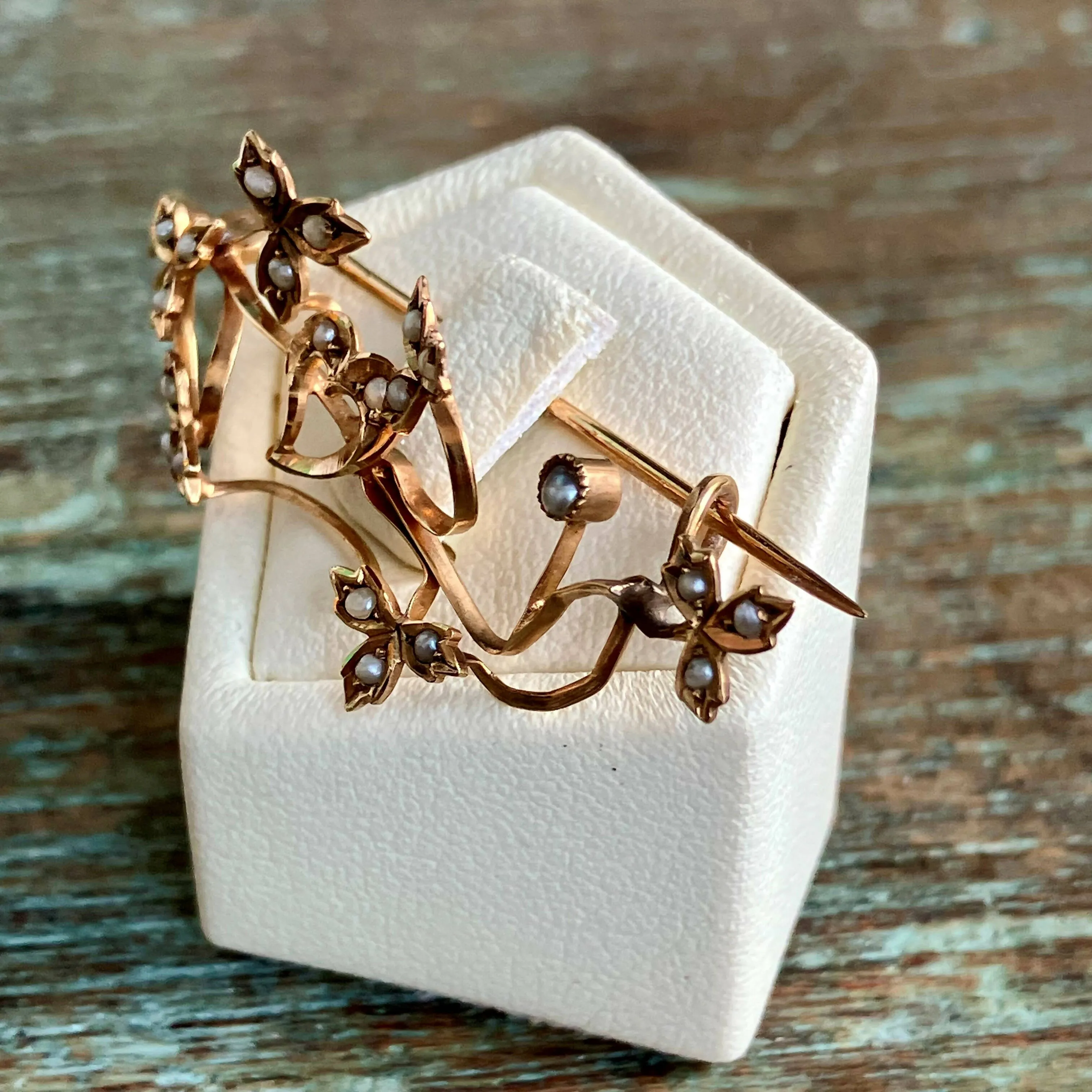 9ct Gold and Pearl Brooch | 42mm