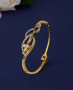 Delightful Stone & Pearl Studded Bangle