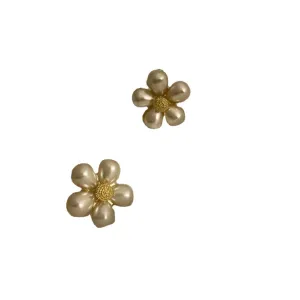 just-lil-things-gold-pin-earrings-jlt11329