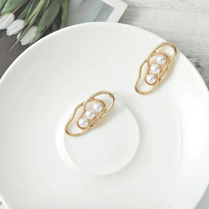 just-lil-things-gold-pin-earrings-jlt11969