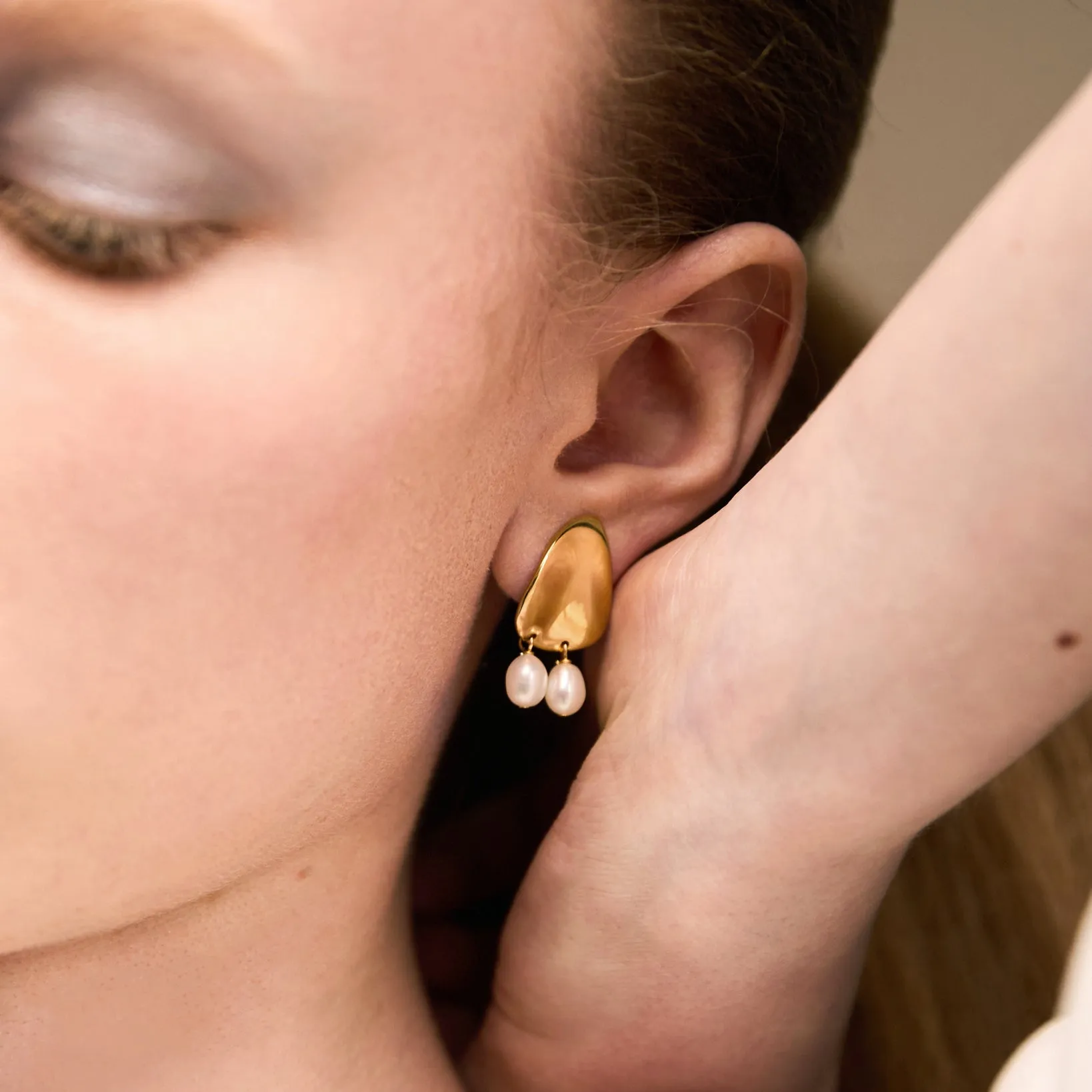 Petal Pearl Studs - Gold